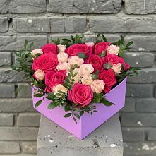 Цветочная композиция из Розы в коробке #REPLACE_PRED# Рудничном Кемеровской области