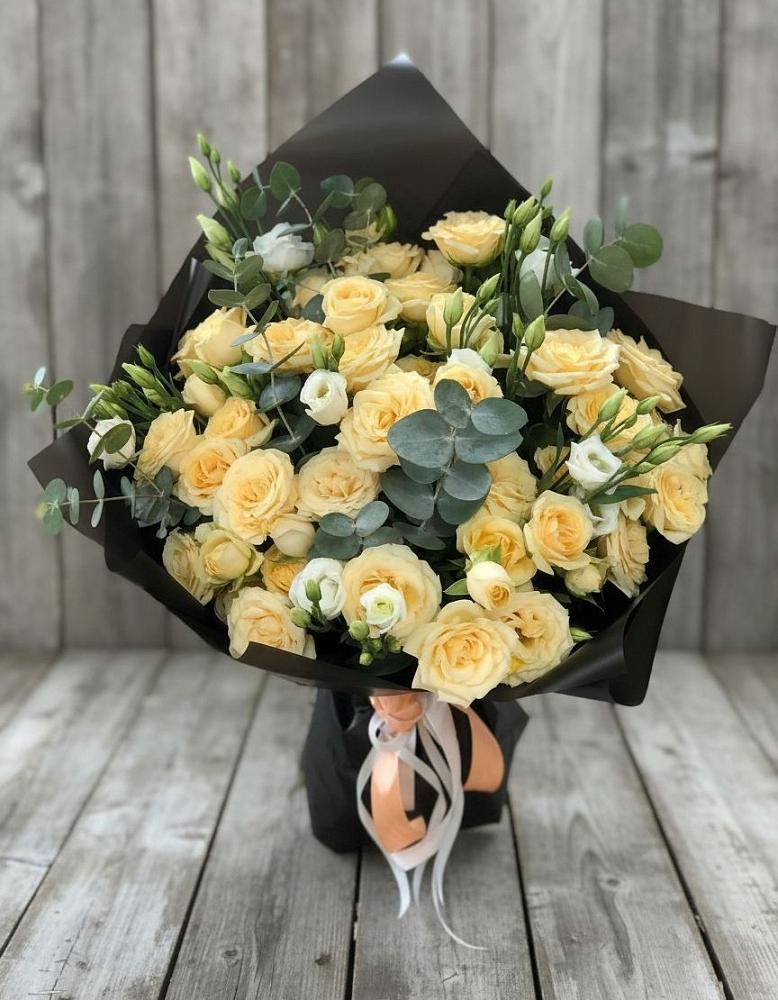 Букет цветов из: Розы и Лизиантусы в Рудничном Кемеровской области