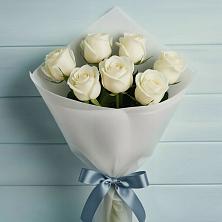 Букет 7 Белых роз Эдлесс Лав в Рудничном Кемеровской области