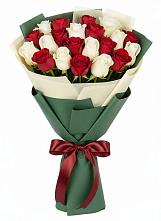 Букет Микс из красных и белых роз #REPLACE_PRED# Рудничном Кемеровской области