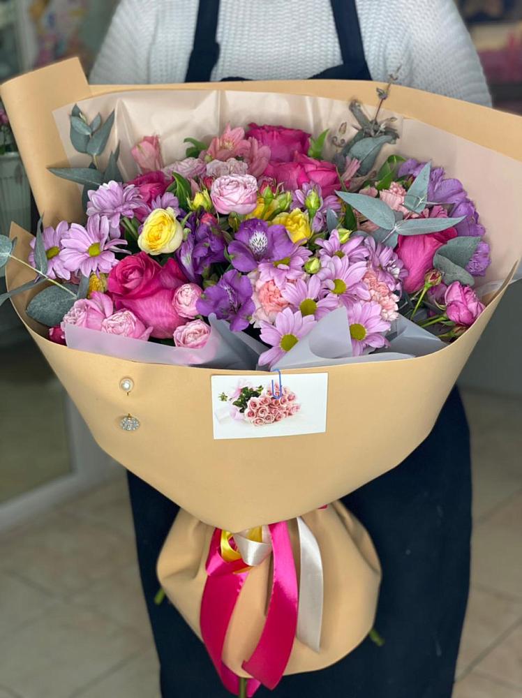 Букет цветов из: Хризантемы, Гвоздики и Альстромерии в Рудничном Кемеровской области