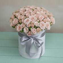 Цветочная композиция из Розы в шляпной коробке в Рудничном Кемеровской области