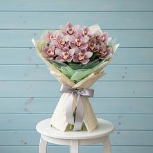 Букет цветов из:  Орхидеи и Розы в Рудничном Кемеровской области