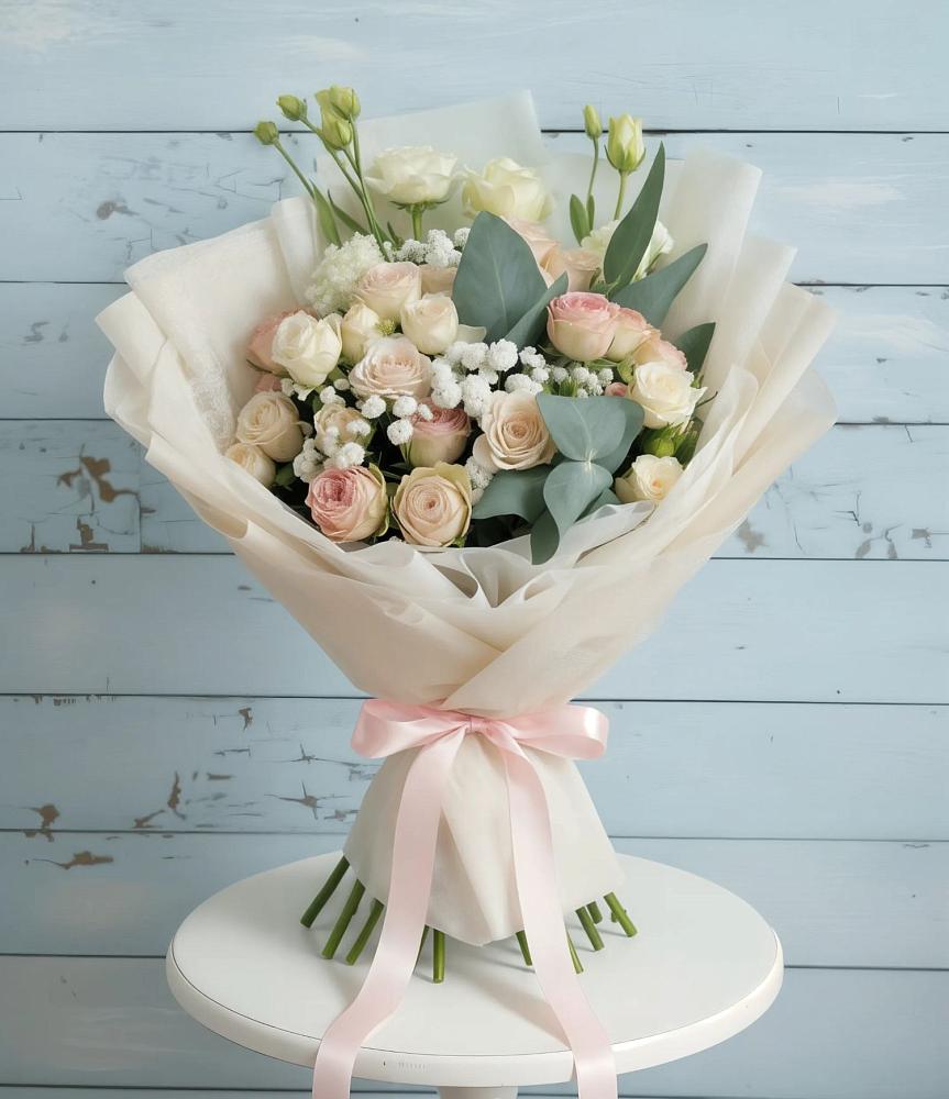 Букет цветов из: Розы и Лизиантусы в Рудничном Кемеровской области