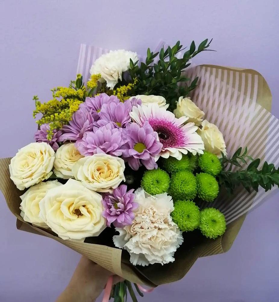 Букет цветов из: Хризантемы, Розы, Гвоздики и Герберы в Рудничном Кемеровской области