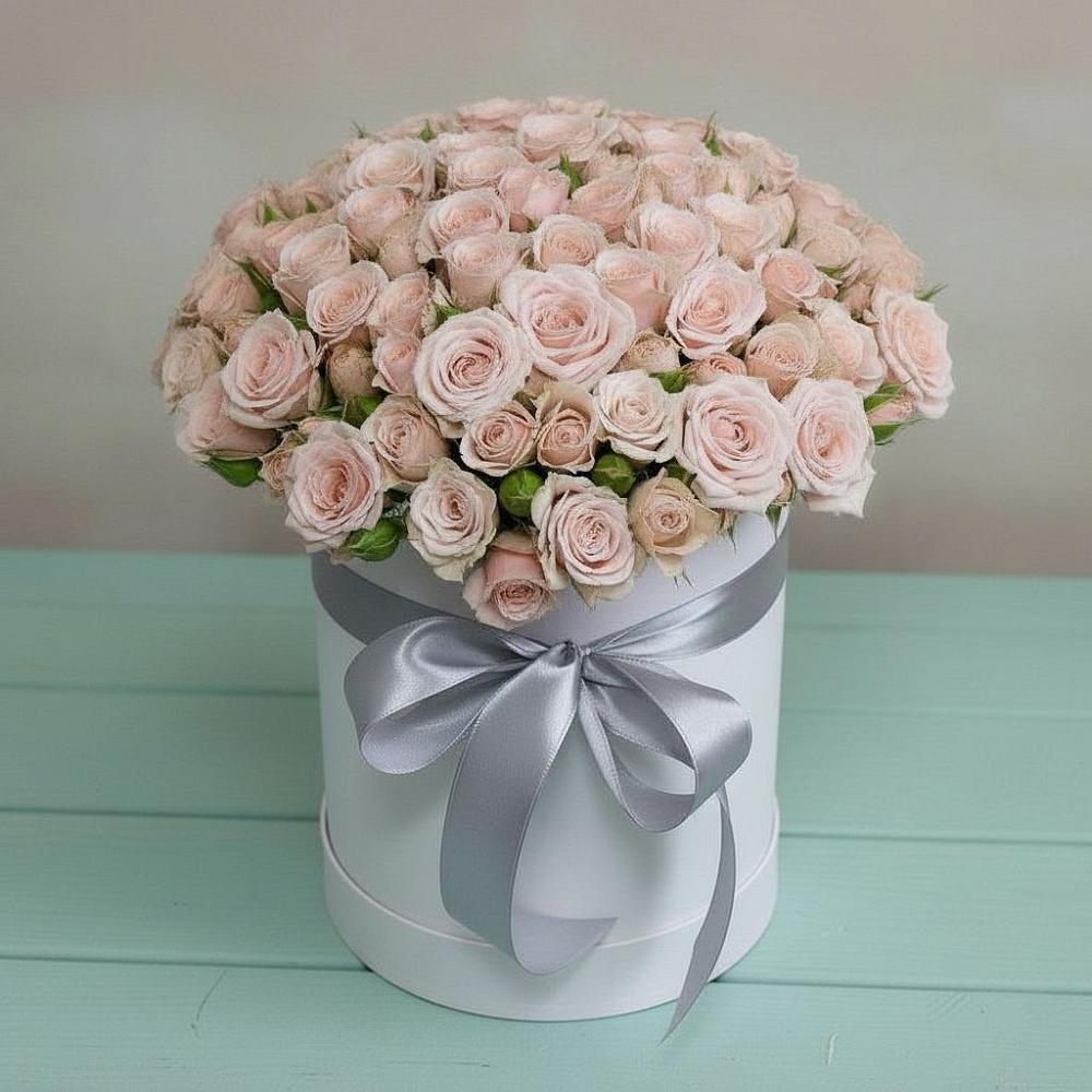 Цветочная композиция из Розы в шляпной коробке в Рудничном Кемеровской области